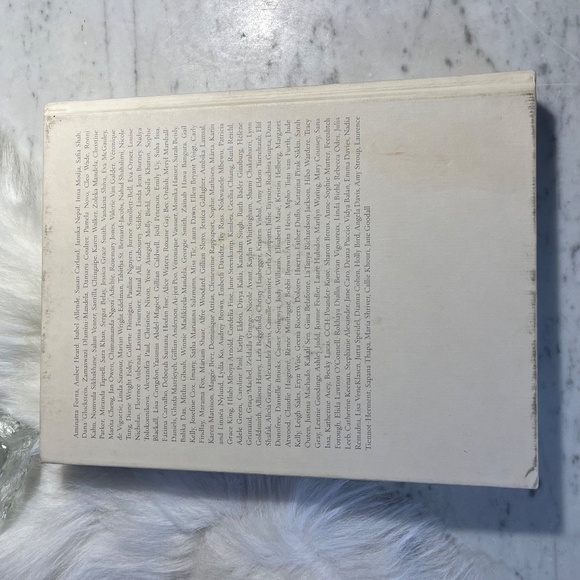 2017 200 Women Who Will Change the Way You See The World Hardcover Book - Picture 5 of 7